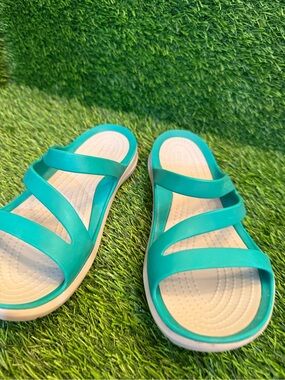 Crocs Women’s Swiftwater Teal /Gray Slide size 6